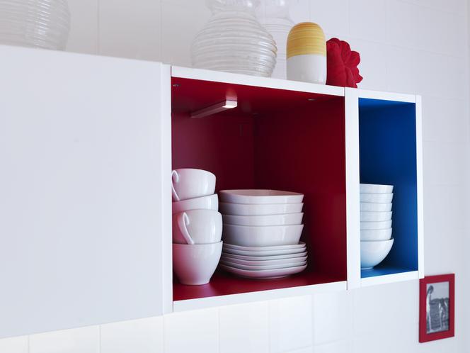 Biała kuchnia IKEA, oświetlenie LED