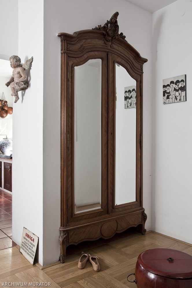 Szafka na buty w szafie wbudowanej