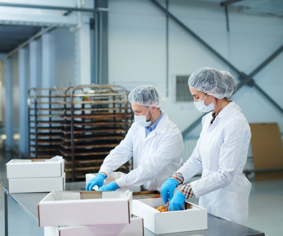 Catering w czasie epidemii - czy koronawirus przenosi się przez jedzenie? 