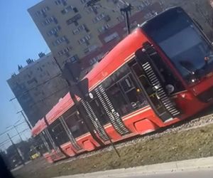 W Dąbrowie Górniczej samochód osobowy zderzył się z tramwajem