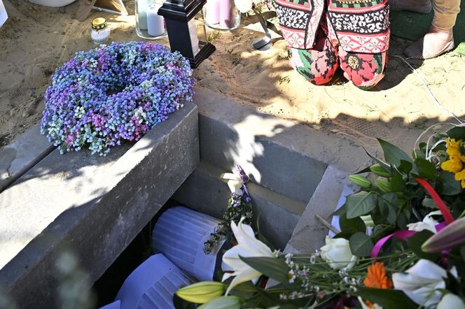 Tomasz Jakubiak - te przedmioty znalazły się w jego grobie