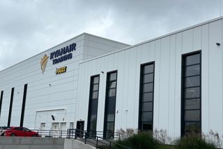 Ryanair otworzył w Krakowie ultranowoczesne centrum! To tu piloci uczą się latać Gamechangerami