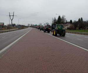 Trwa protest rolników w woj. lubelskim. Blokady są w wielu miejscach w regionie [DUŻO ZDJĘĆ]