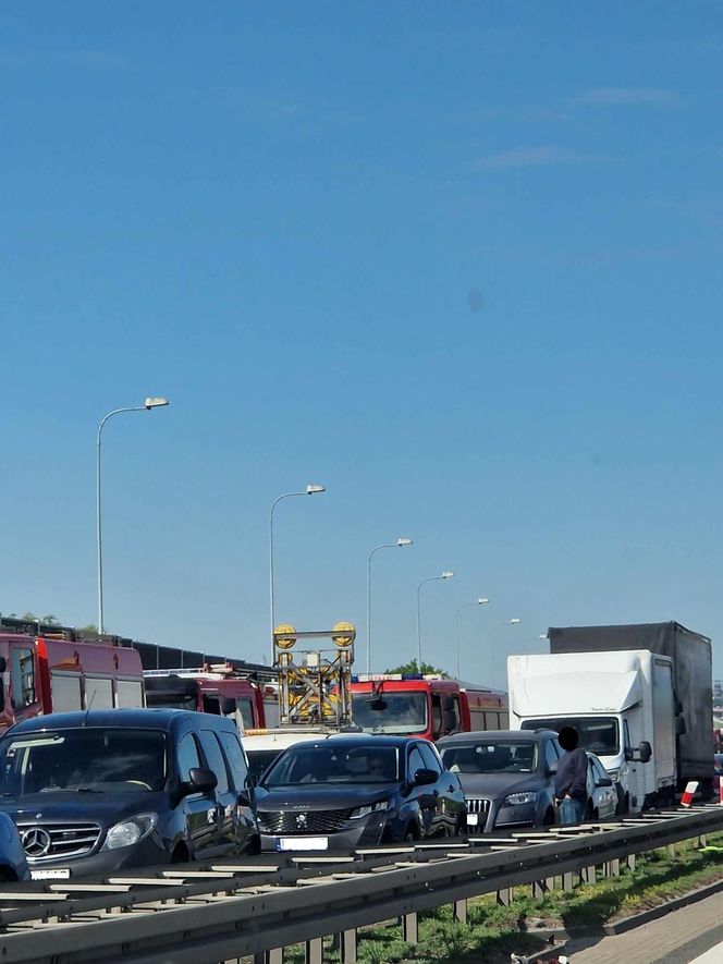 Śmiertelny wypadek na autostradzie A4 w Zabrzu. Droga jest zupełnie zablokowana