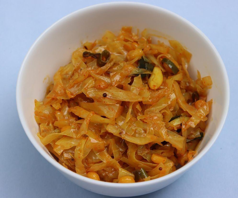 Kapusta Thoran to idealny dodatek do obiadu. Pełna smaku i całkowicie wegańska