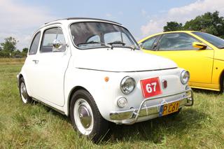 Wystawa samochodów zabytkowych w Opolu