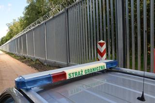 Gorąco na granicy z Białorusią. Kilkanaście osób próbowało sforsować stalową barierę