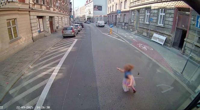 5-latka wbiegła przed autobus. Dramat w Bytomiu