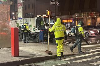 Błyskawiczne sprzątanie po zabawie na Times Square