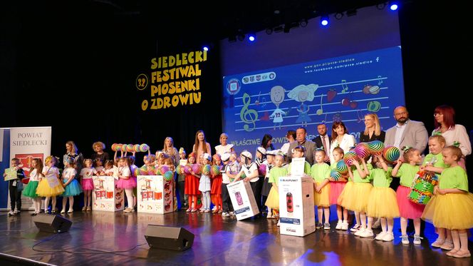 Propagowanie zdrowego stylu życia w tak wdzięcznej formie jak piosenka zyskało przez lata wielu zwolenników i co roku gromadzi chętnych do śpiewania.