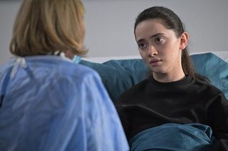 Pierwsza miłość, odcinek 4039: Angelika/Milena (Patrycja Franczak), jej matka Eliza (Anna Maria Sieklucka)