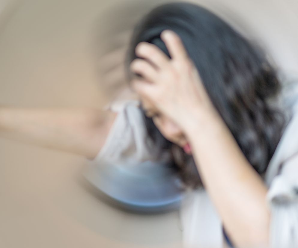 Masz zawroty głowy po wstawaniu? Poznaj możliwe przyczyny