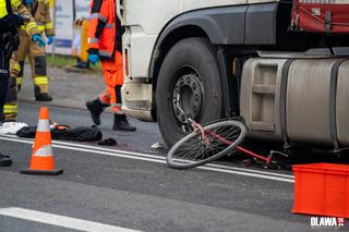 Ciężarówka ciągnęła starszego mężczyznę przez kilkanaście metrów