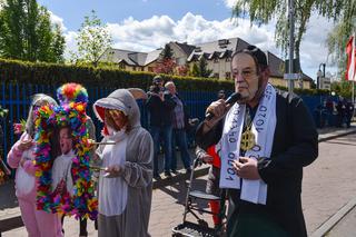 Happening pt. Na drugi koniec tęczy z Ojcem Tadeuszem. Chryja 2