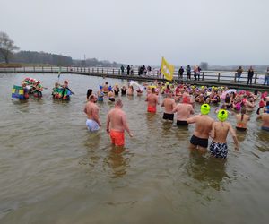 Mazowieckie Morsy otworzyły sezon morsowania 2025/2026 nad zalewem w Siedlcach