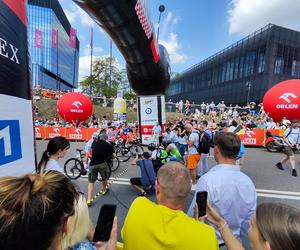 Tour de Pologne w Katowicach. Kolarze bawią się z kibicami