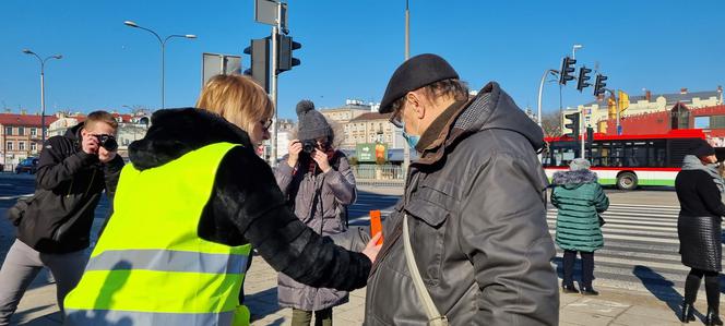 W walentynki policja przypomina, że kochać musimy się też na drodze