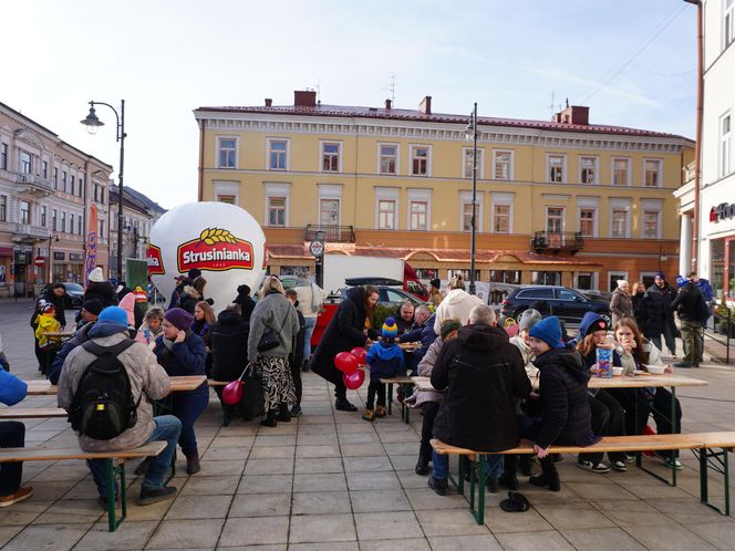 33. Finał Wielkiej Orkiestry Świątecznej Pomocy. Dziennikarze Radia ESKA rozgrzewają Tarnów pysznym żurkiem!