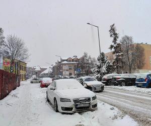 Potężny atak zimy w Małopolsce. Śnieg sypie bez przerwy