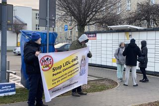 Protest przed Lidlem w Łodzi