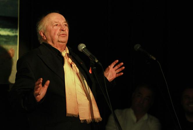 Bohdan Łazuka grozi mu kalectwo