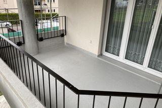 Balkon wykonany w systemie żywic PMMA