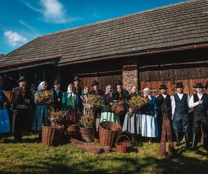 Wesele z przełomu XIX i XX wieku w rekonstuowanych strojach - unikalny projekt Zespołu Regionalnego Magurzanie