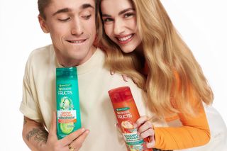 Julia Żugaj i Wojciech Kucina zapraszają do ery „good hair day” z Garnier Fructis