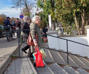 Przygotowania do Wszystkich Świętych Zamość