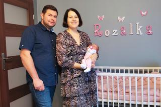 Rozalka urodziła się na szpitalnym korytarzu. Tata zachował się jak profesjonalista! Widziałem, jak wychodzi główka