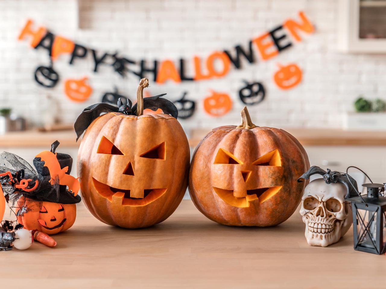 Dekoracje z dyni dla dzieci. 5 pomysłów na ozdoby z dyni idealne na Halloween