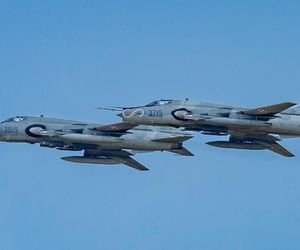 Su-22 żegna się z Piłą – pożegnalny przelot dziś nad lotniskiem