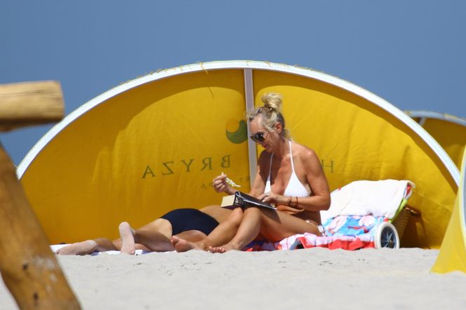 Jan Englert z żoną i ćorką w Juracie