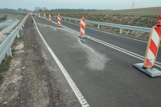 Zapadł się asfalt na nowej drodze z Osiecznej do Goniembic