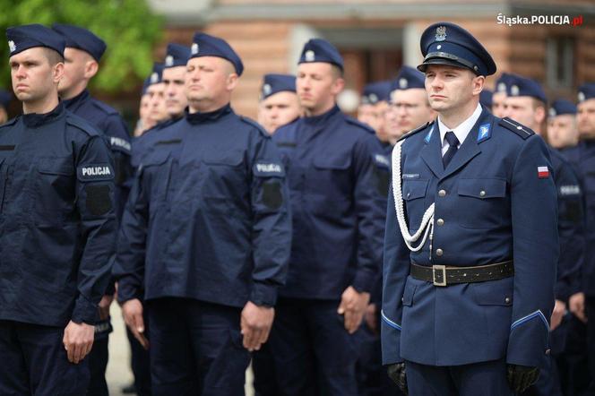 Uroczyste ślubowanie 69 nowych policjantów  w Oddziale Prewencji Policji w Katowicach