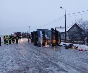 Wypadek autokaru w miejscowości Gołębie