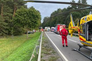 Tragiczny wypadek w Rogóżu. Jedna osoba nie żyje, kilka jest rannych [ZDJĘCIA]