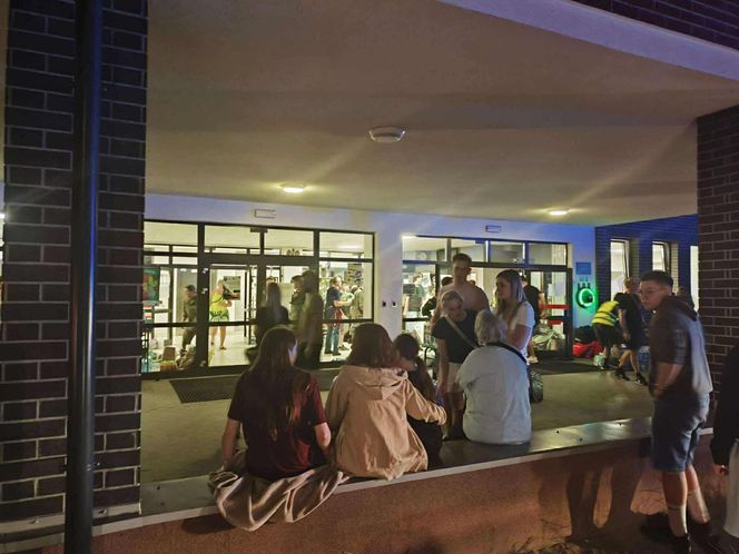 Pożar w Ząbkach. Tłumy wykupują artykuły pierwszej potrzeby