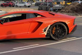 Luksusowe lamborghini roztrzaskane w centrum Warszawy