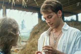 	Cena wolności. Polina (Tatjana Babienkowa), Dymitr (Artem Kryłow)