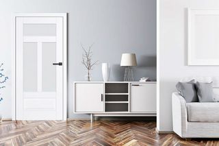 Montaż ościeżnicy. Jak zamontować framugę drzwi wewnętrznych