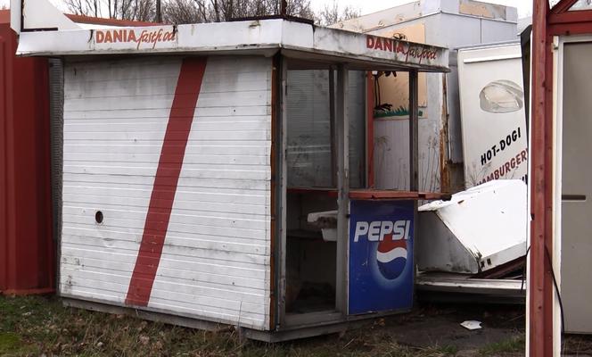Cmentarzysko food trucków w Warszawie