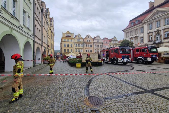 Alarm w Jeleniej Górze! Wyciek gazu w centrum, będzie ewakuacja 