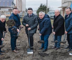 Kolejne mieszkania chronione w województwie podlaskim. Gdzie powstaną domy dla potrzebujących? 