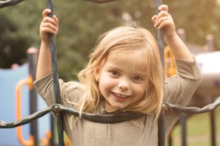 Pochodzenie tego imienia może cię zaskoczyć. Noszą je nasze szkolne koleżanki, dziś jest rzadko nadawane