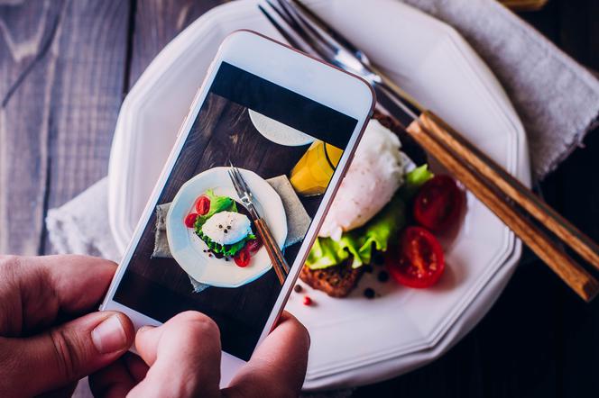 Z talerza na Instagram i Facebook. Jak fotografować jedzenie?