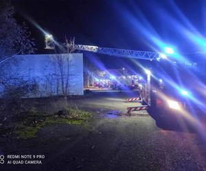 Wielkopolskie/ 12 zastępów straży gasiło pożar hali magazynowej w Obornikach
