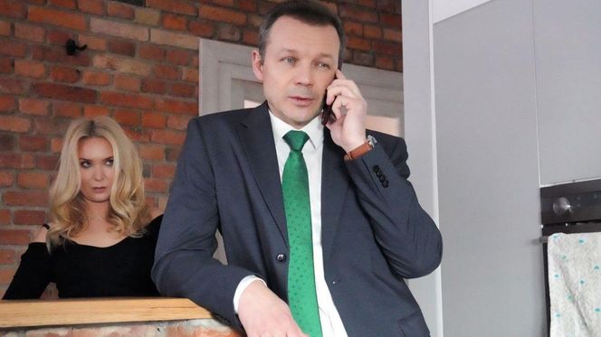 Barwy szczęścia, odcinek 3197: Bruno spróbuje ukryć przed Karoliną swoją relację z Jagodą, ale zbyt długo nie wytrzyma! Już nie zdoła się powstrzymać - ZDJĘCIA 