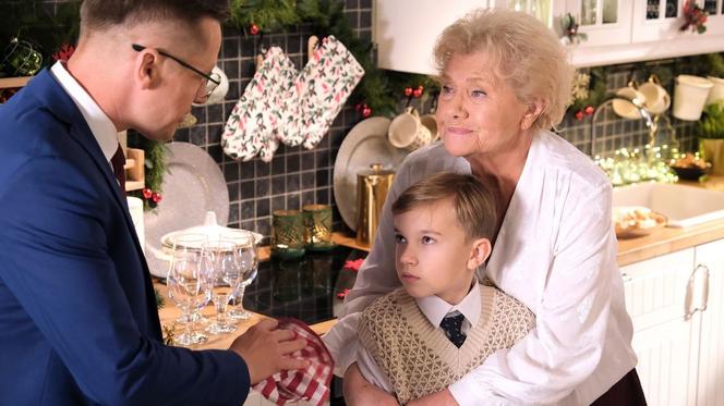 M jak miłość świąteczny odcinek specjalny. Wigilia Mostowiaków. Barbara (Teresa Lipowska), Piotrek (Marcin Mroczek), Barbara (Teresa Lipowska)
