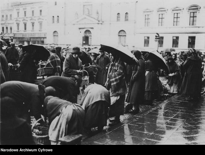 Życie w Bydgoszczy sprzed lat. Zobacz je na archiwalnych zdjęciach! 